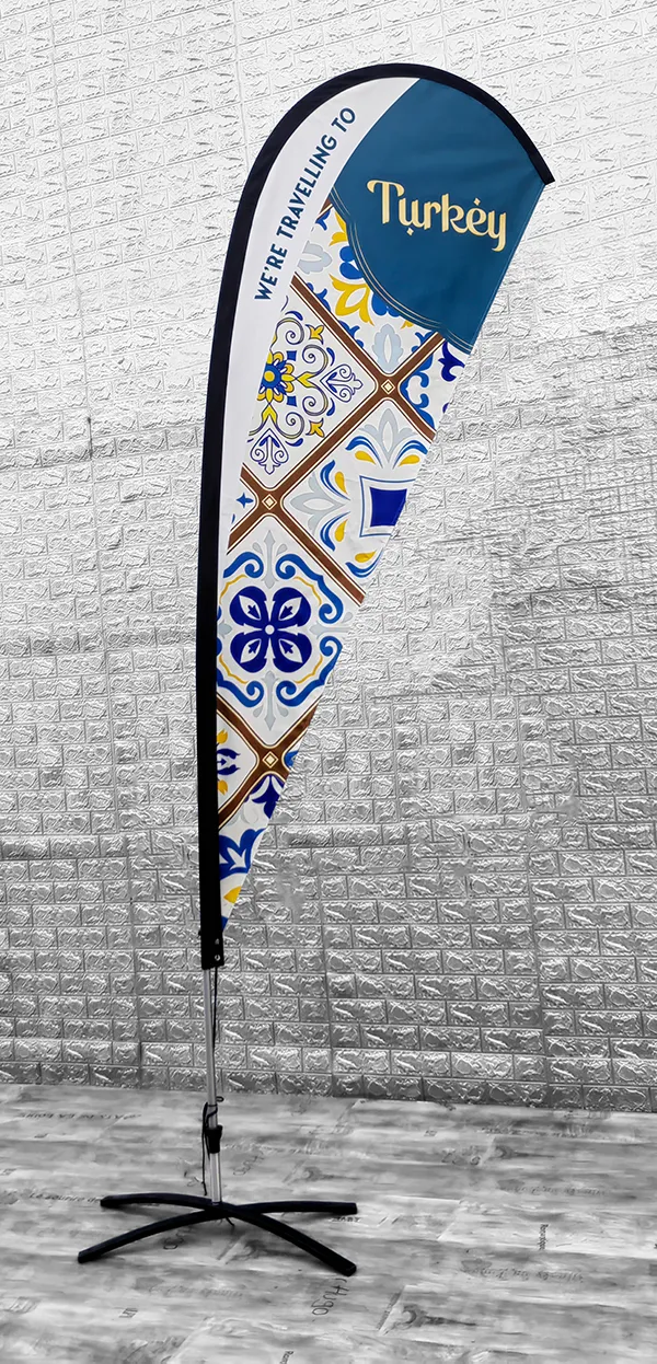 teardrop-banner-flags-for-trade-shows