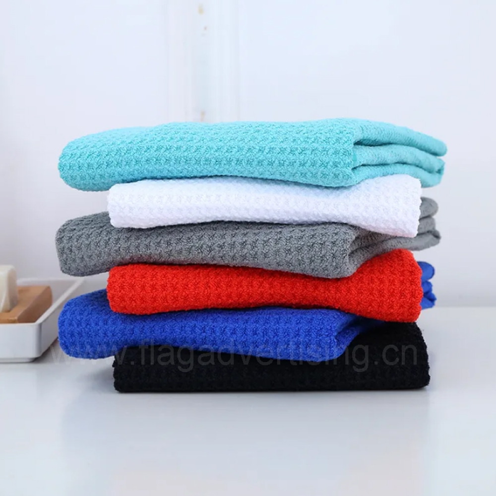Custom Logo Microfiber Tri-Fold Golf Towel with Clip – Embroidered Cotton Jacquard Golf Club Cleaner